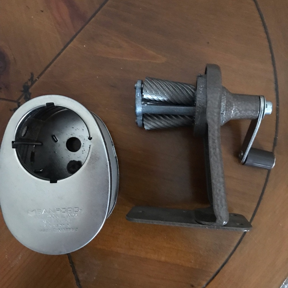 Vintage Sanford Atlas Manual Pencil Sharpener - Picture 7 of 9